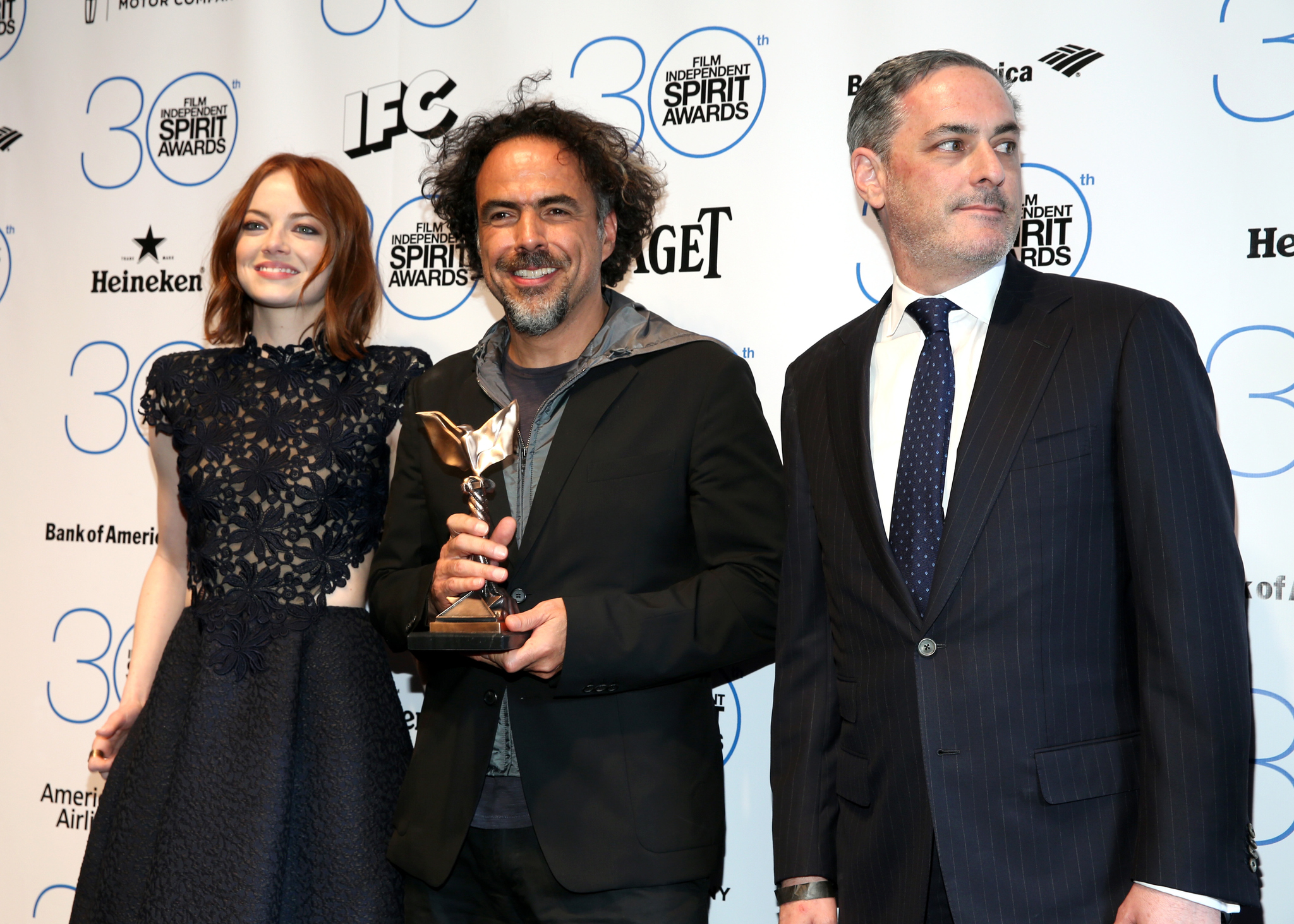 Alejandro González Iñárritu, John Lesher and Emma Stone at event of 30th Annual Film Independent Spirit Awards (2015)