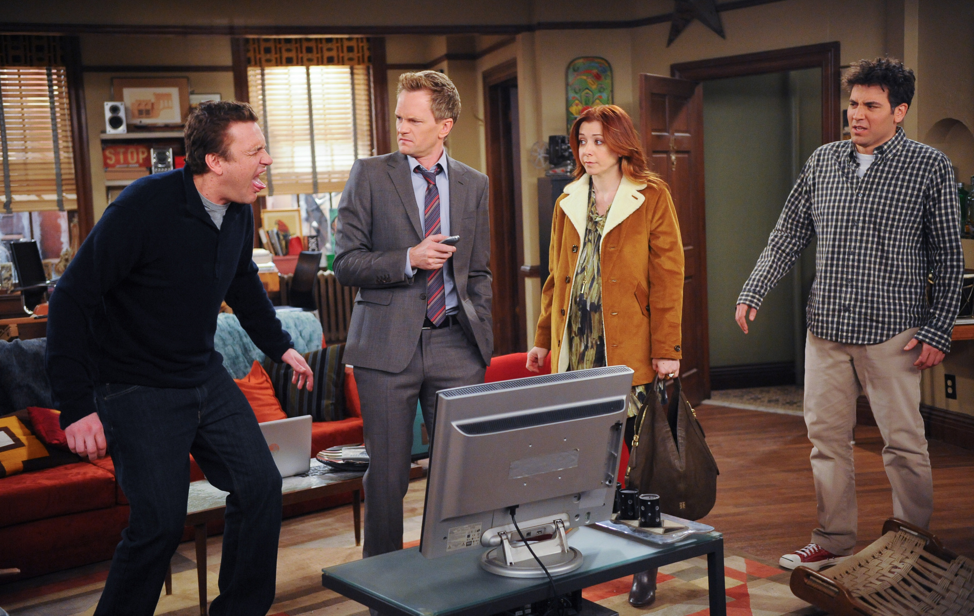 Still of Neil Patrick Harris, Alyson Hannigan, Jason Segel and Josh Radnor in Kaip as susipazinau su jusu mama (2005)