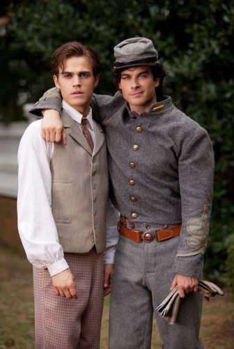 Still of Ian Somerhalder and Paul Wesley in Vampyro dienorasciai (2009)