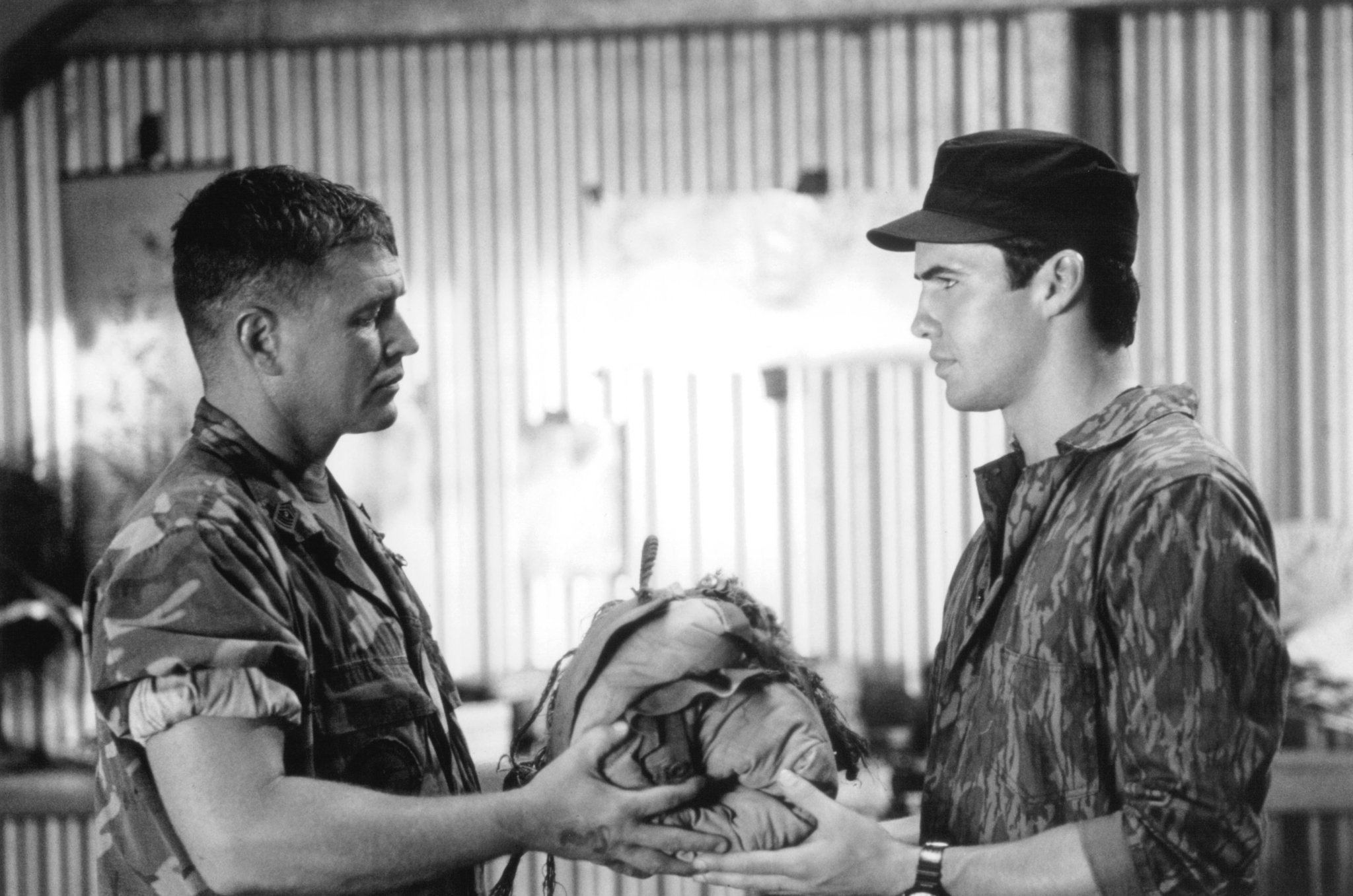 Still of Tom Berenger and Billy Zane in Sniper (1993)