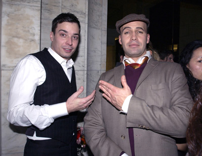 Billy Zane and Jimmy Fallon at event of Niujorko gaujos (2002)