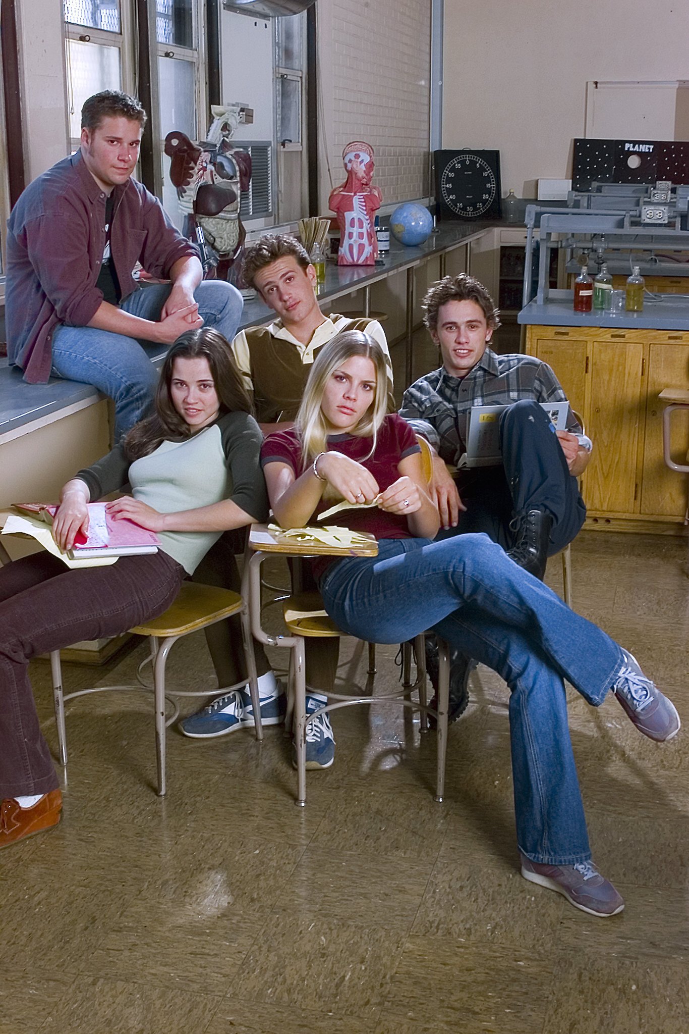 Still of Linda Cardellini, Busy Philipps, James Franco, Seth Rogen and Jason Segel in Freaks and Geeks (1999)