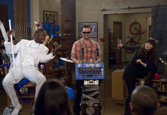 Still of Zooey Deschanel, Lamorne Morris and Jake Johnson in New Girl (2011)