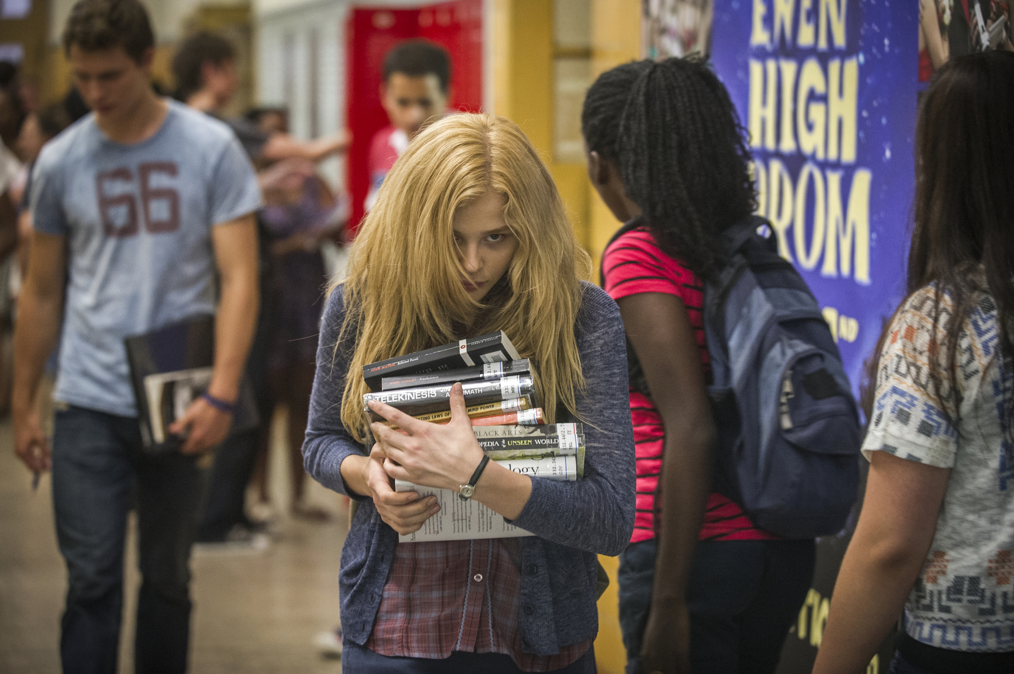 Still of Chloë Grace Moretz and Ansel Elgort in Kere (2013)