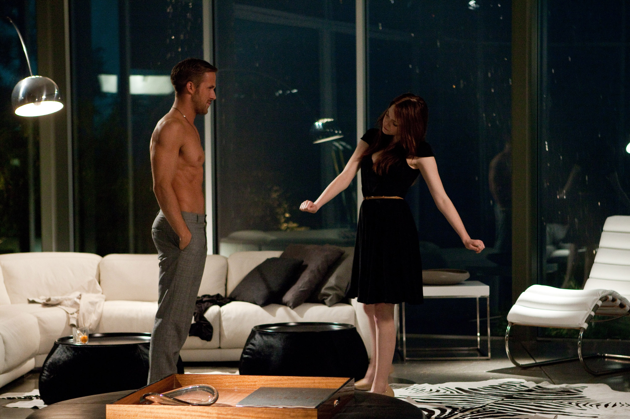 Still of Ryan Gosling and Emma Stone in Kvaila, beprotiska meile (2011)