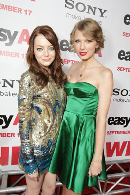 Emma Stone and Taylor Swift at event of Easy A (2010)