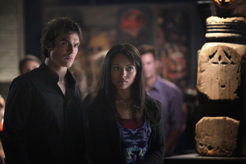 Still of Kat Graham and Ian Somerhalder in Vampyro dienorasciai (2009)