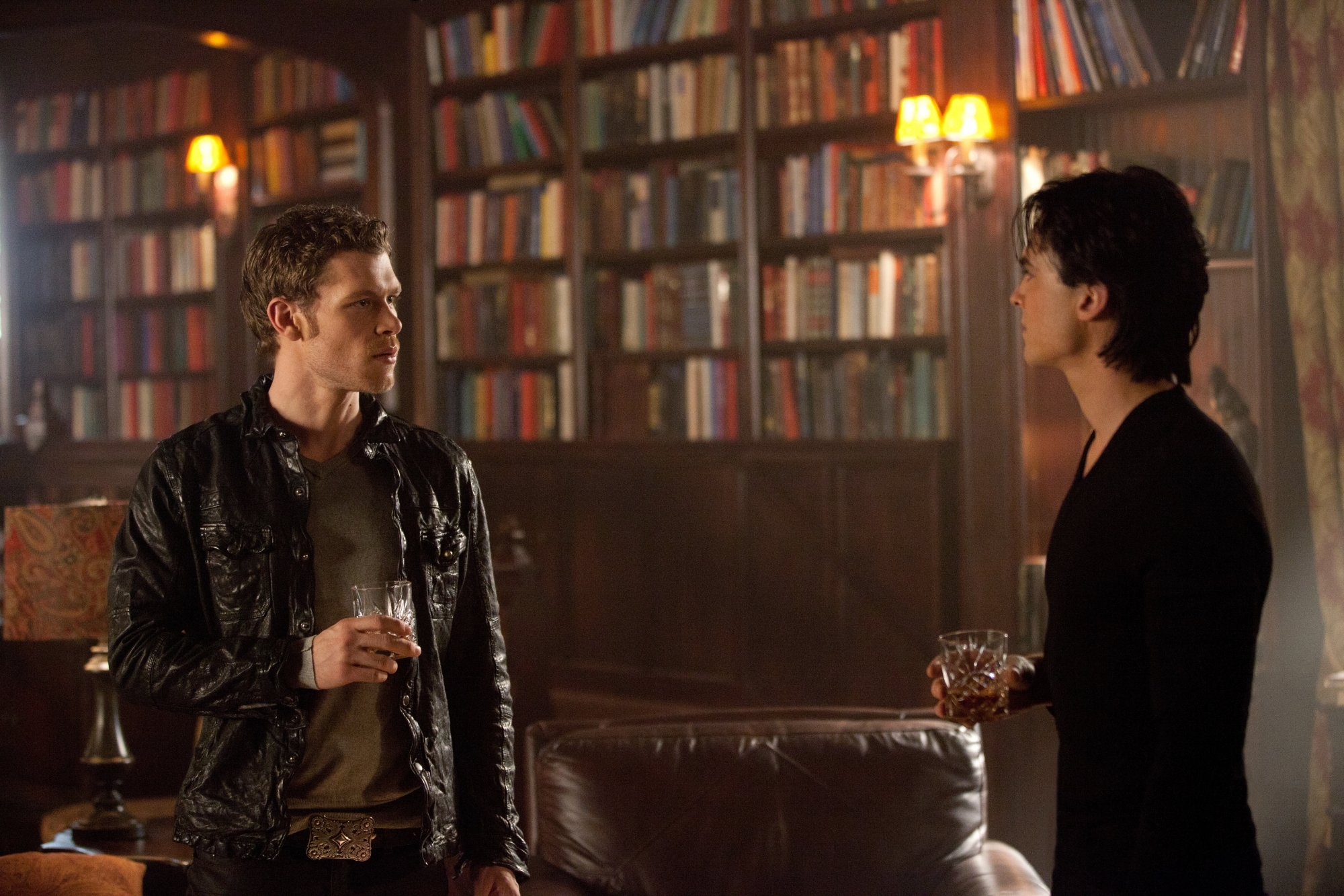 Still of Joseph Morgan and Ian Somerhalder in Vampyro dienorasciai (2009)