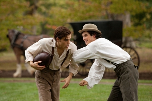 Still of Ian Somerhalder and Paul Wesley in Vampyro dienorasciai (2009)