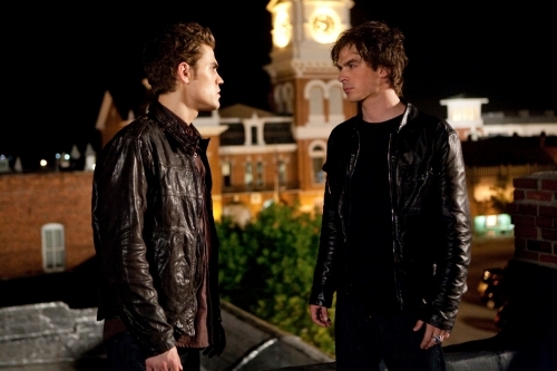 Still of Ian Somerhalder and Paul Wesley in Vampyro dienorasciai (2009)