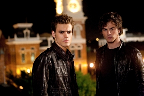 Still of Ian Somerhalder and Paul Wesley in Vampyro dienorasciai (2009)