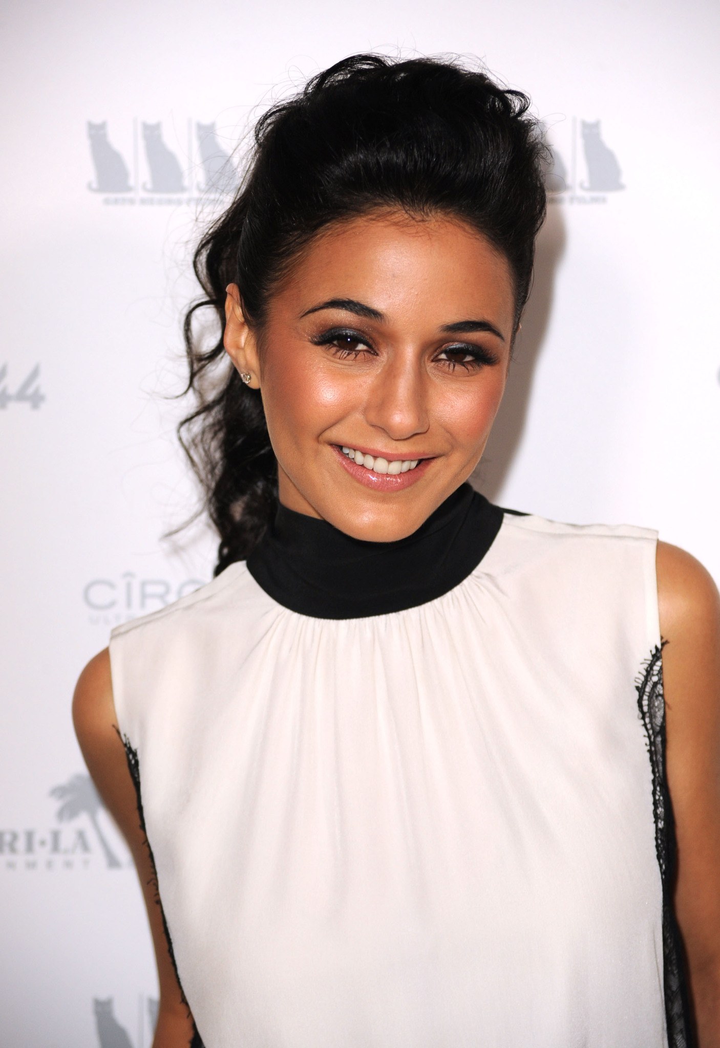 Emmanuelle Chriqui at event of Girl Walks Into a Bar (2011)