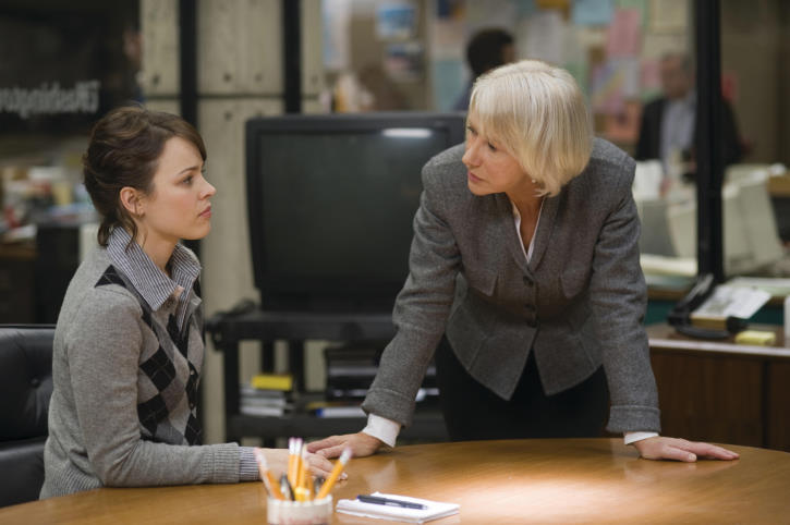 Still of Helen Mirren and Rachel McAdams in Tikroji padetis (2009)