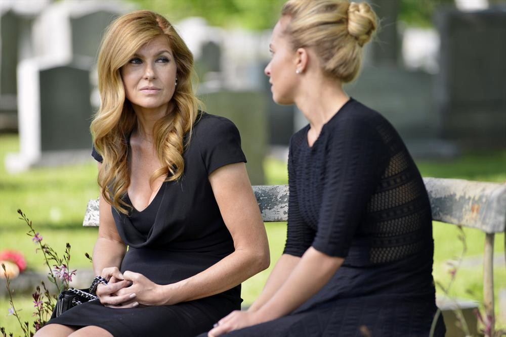 Still of Connie Britton and Hayden Panettiere in Nashville (2012)