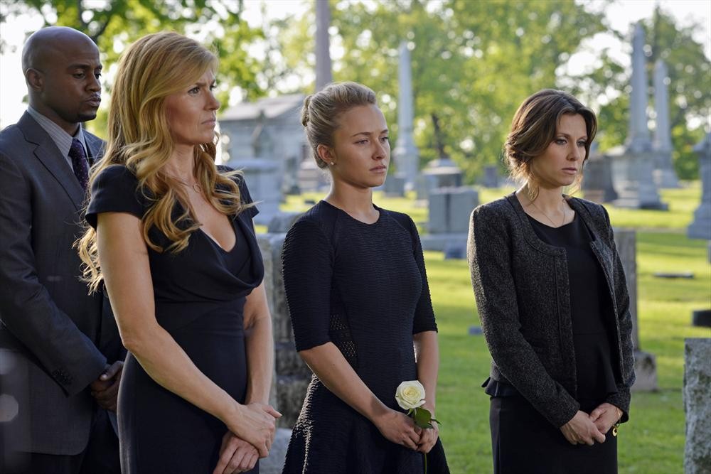 Still of Connie Britton, Hayden Panettiere and Kourtney Hansen in Nashville (2012)