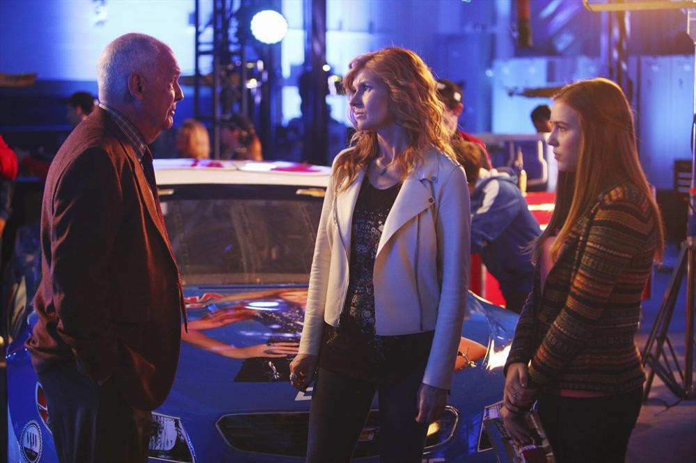 Still of Connie Britton, Nicholas Pryor and Lennon Stella in Nashville (2012)