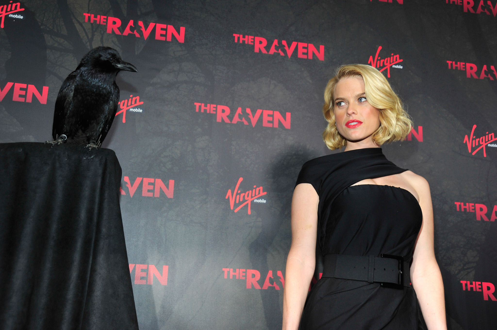 Alice Eve at event of Varnas (2012)