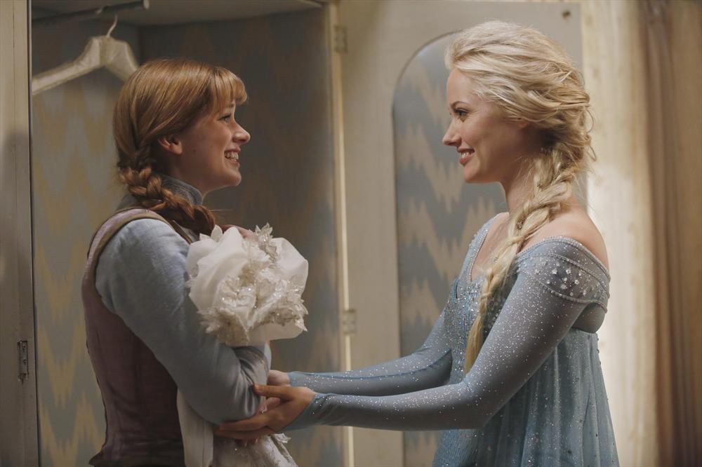 Still of Georgina Haig and Elizabeth Lail in Once Upon a Time (2011)