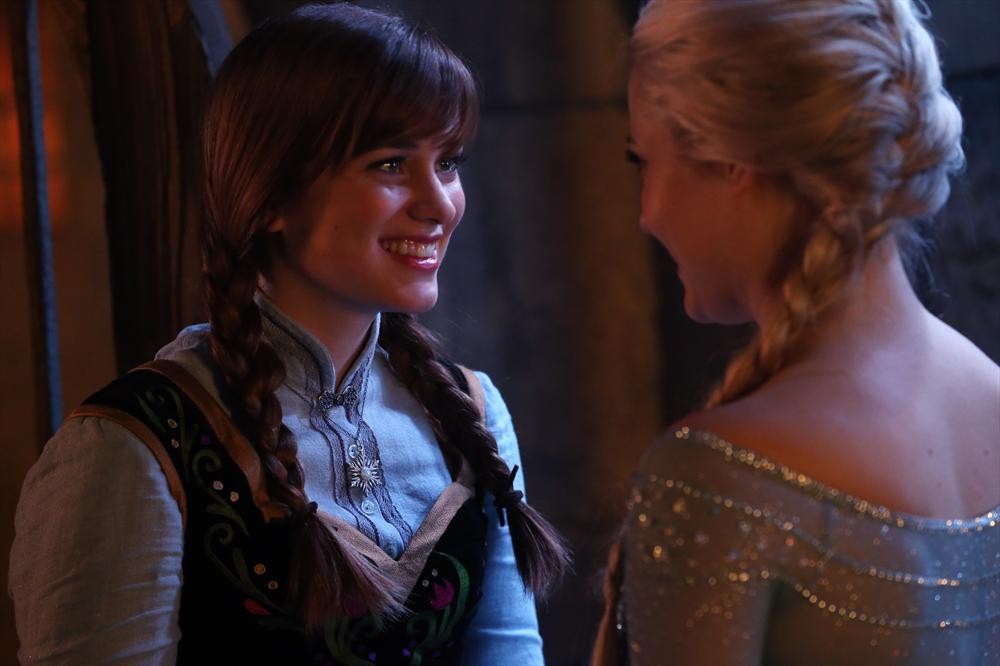 Still of Georgina Haig and Elizabeth Lail in Once Upon a Time (2011)