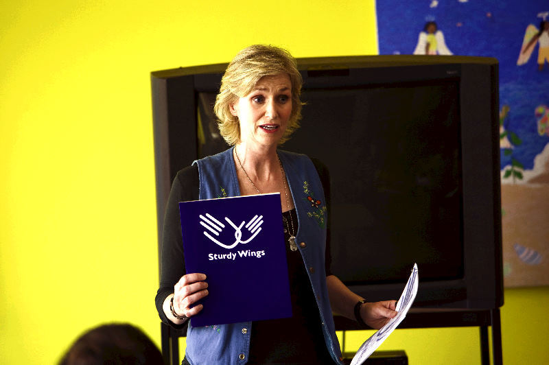 Still of Jane Lynch in Vyriskas auklejimas (2008)