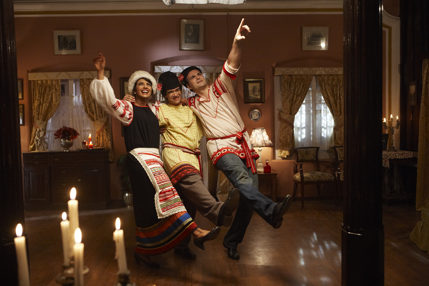 Still of Alexander Diachenko, Priyanka Chopra and Vivaan Shah in 7 Khoon Maaf (2011)