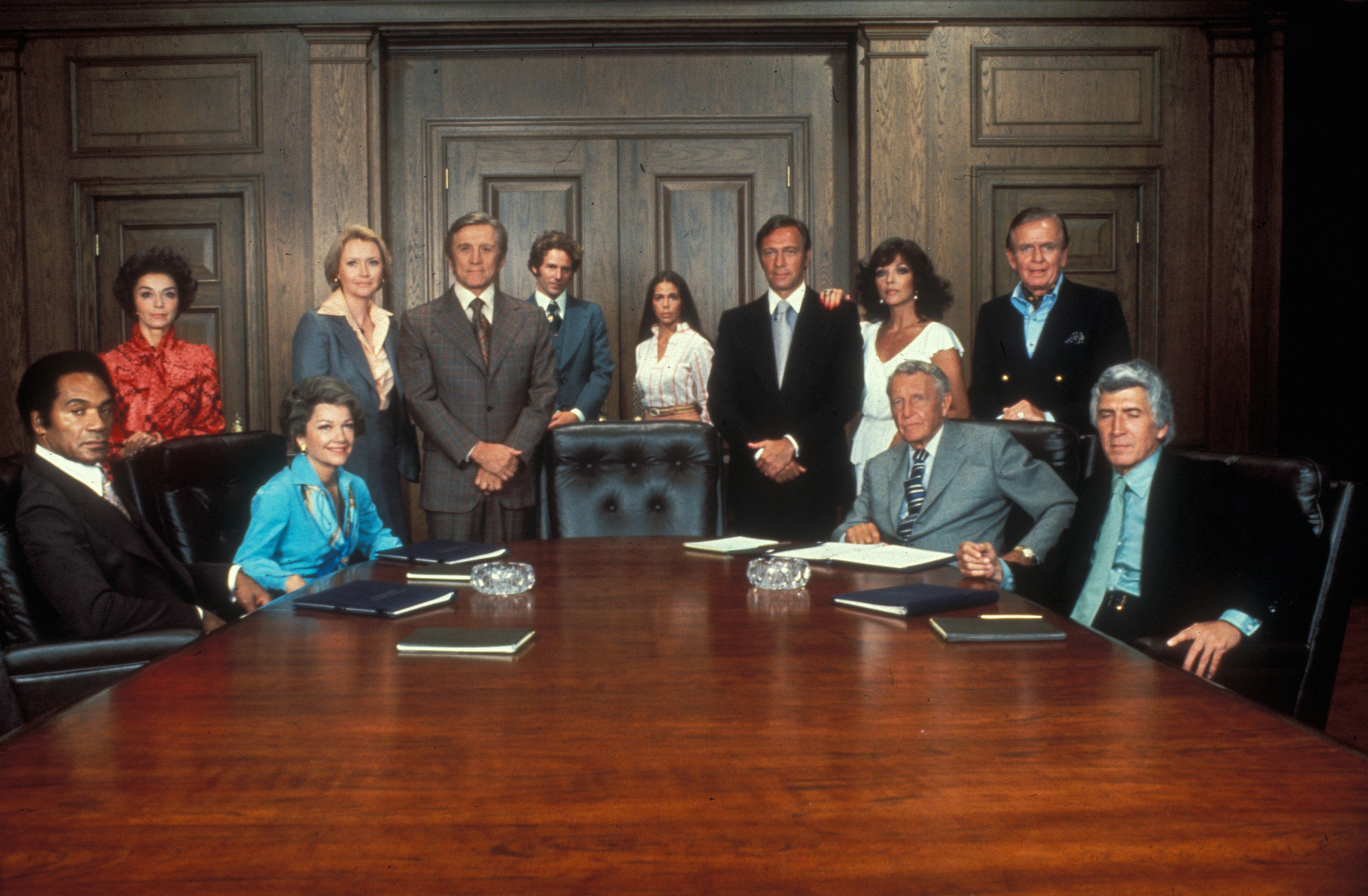 Still of Kirk Douglas, Anne Baxter, Ralph Bellamy, Timothy Bottoms, Joan Collins, Christopher Plummer, Susan Flannery, Amy Levitt, Patrick O'Neal, Percy Rodrigues and Hayden Rorke in Arthur Hailey's the Moneychangers (1976)