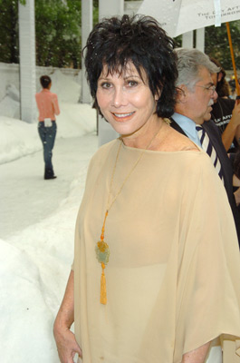 Michele Lee at event of Diena po rytojaus (2004)