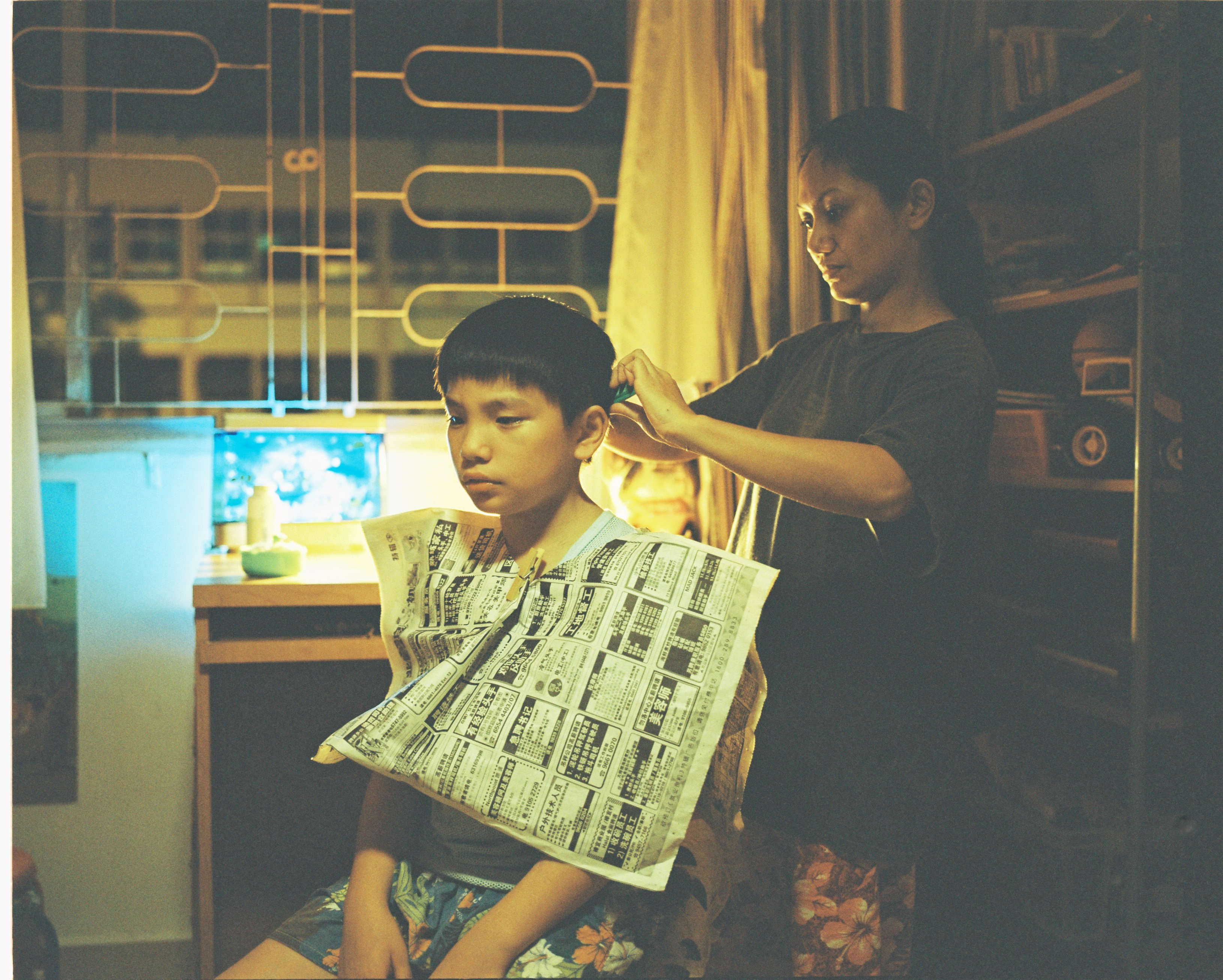 Still of Angeli Bayani and Jia Ler Koh in Ilo Ilo (2013)