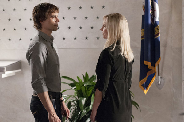 Still of Christopher Gorham and Kari Matchett in Covert Affairs (2010)