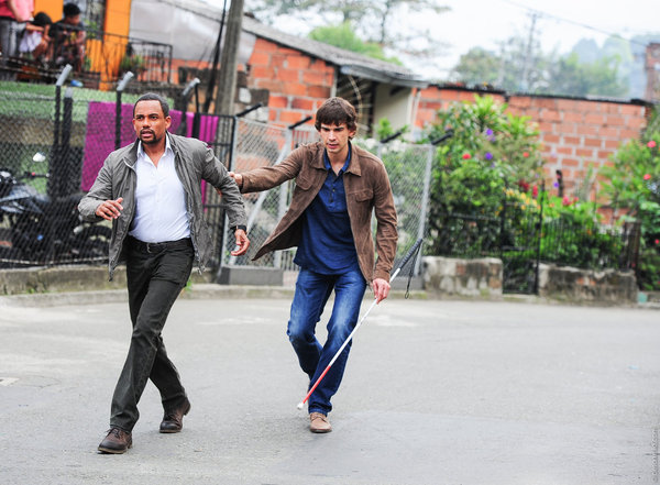 Still of Hill Harper and Christopher Gorham in Covert Affairs (2010)