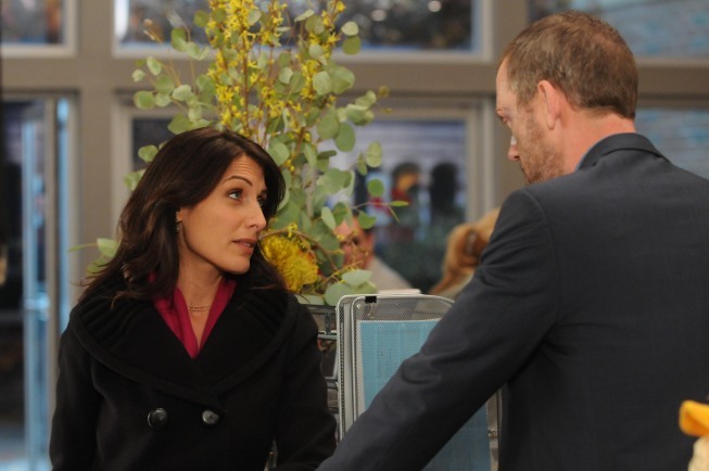 Still of Lisa Edelstein and Hugh Laurie in Hausas (2004)