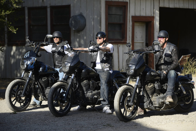 Still of Tommy Flanagan, Charlie Hunnam and David Labrava in Sons of Anarchy (2008)