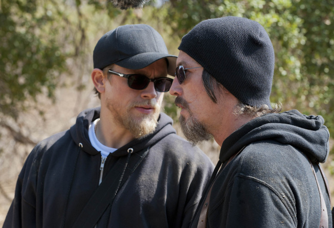 Still of Tommy Flanagan and Charlie Hunnam in Sons of Anarchy (2008)