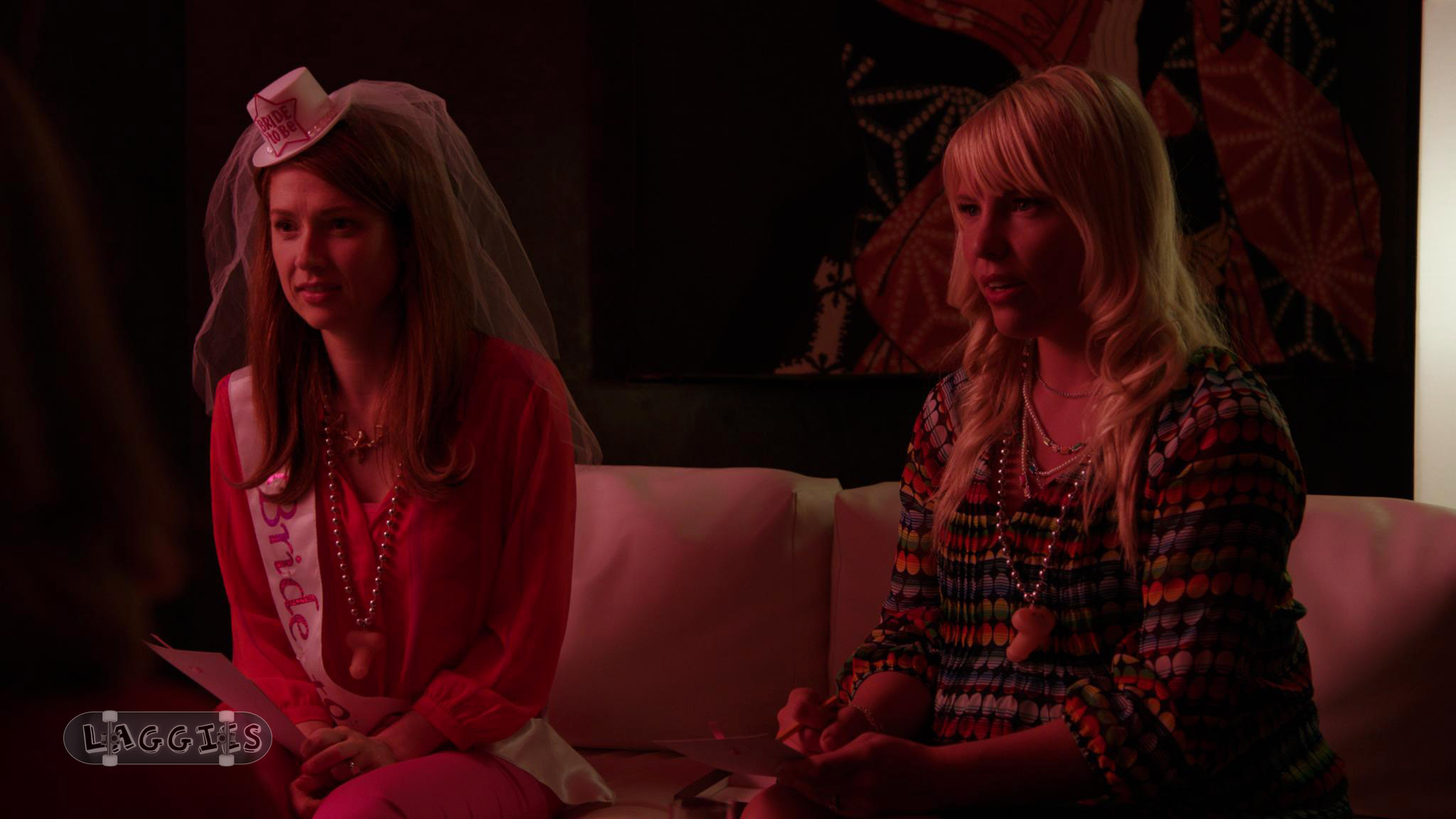 Sara Coates as Savannah and Ellie Kemper as Allison in Laggies