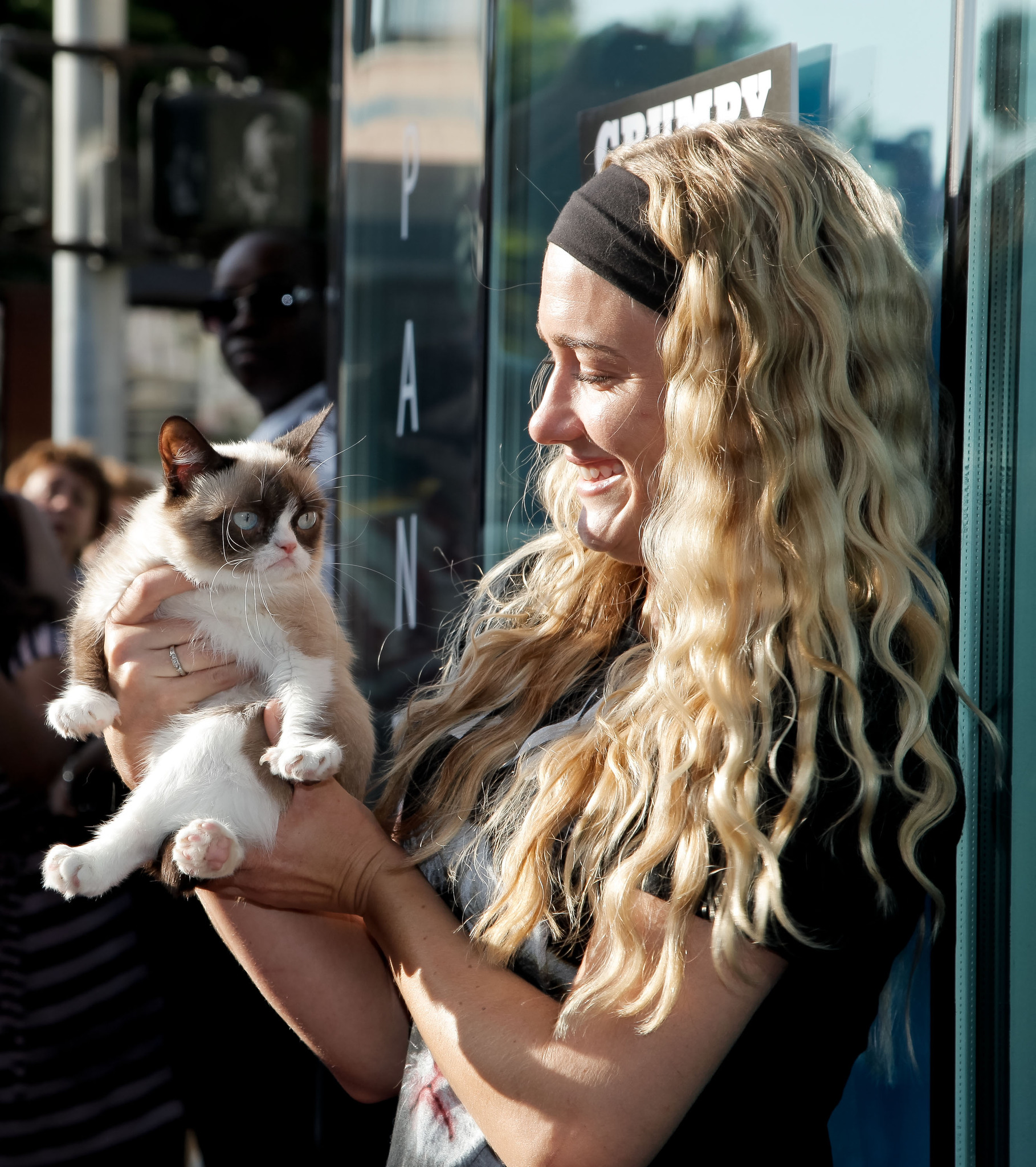 Grumpy Cat and Tabatha Bundesen