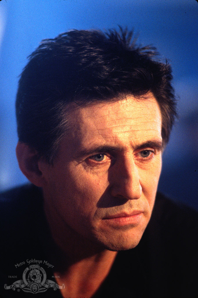 Still of Gabriel Byrne in Stigmata (1999)