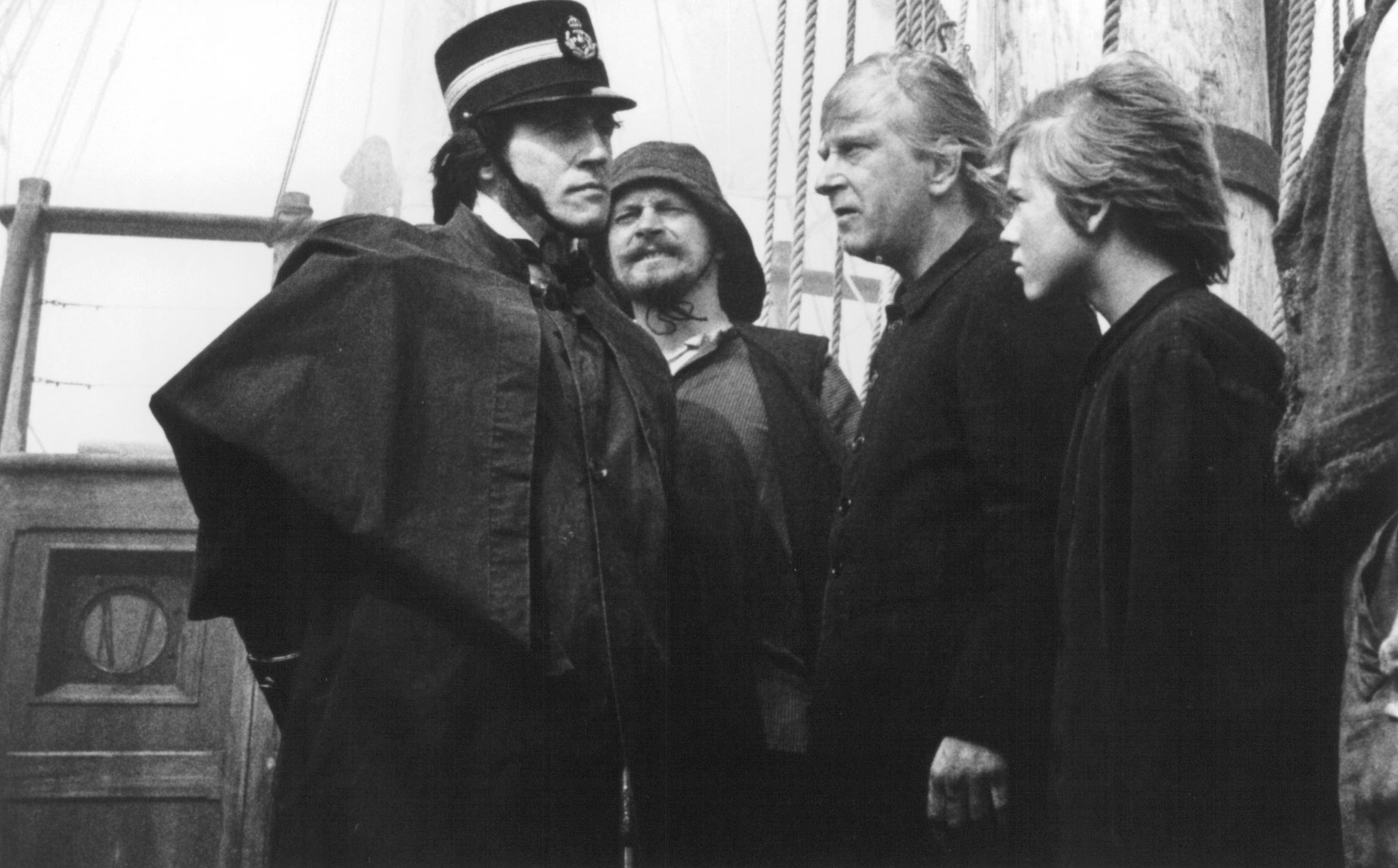 Still of Gabriel Byrne and Stian Smestad in Haakon Haakonsen (1990)