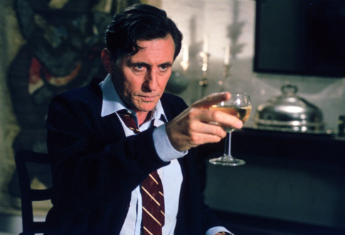 Still of Gabriel Byrne in Wah-Wah (2005)