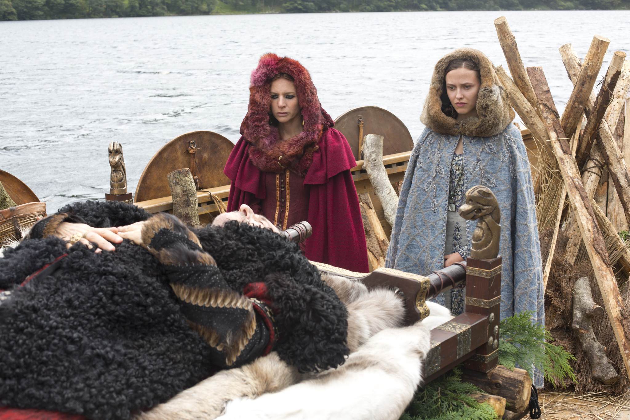 Still of Gabriel Byrne, Jessalyn Gilsig and Elinor Crawley in Vikings: A King's Ransom (2013)