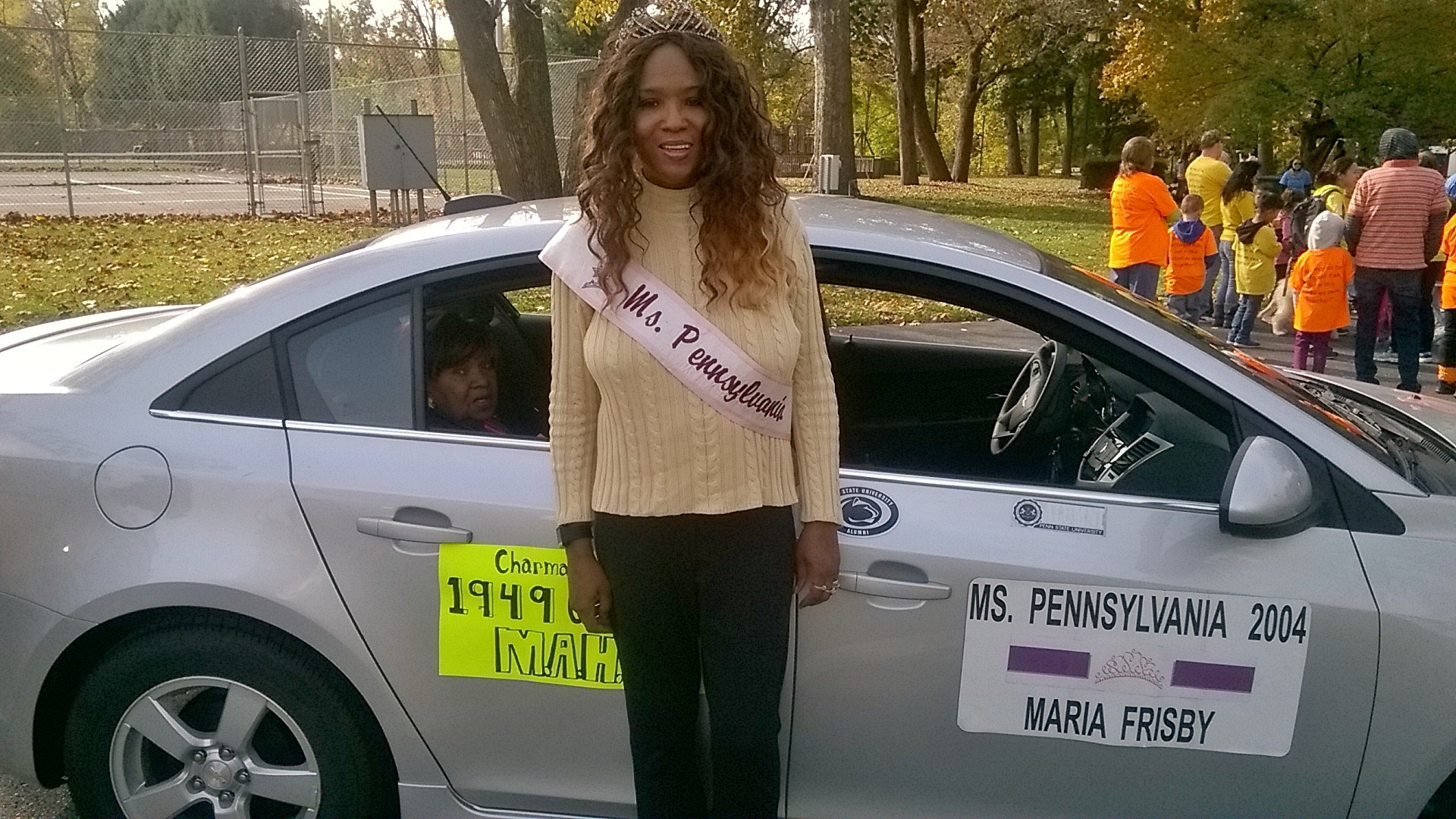 Ms.Pennsylvania 2004 Maria Frisby and 1949 Queen's Court Attendant Charmaine Moss in the 2015 Middletown Borough Homecoming Parade.
