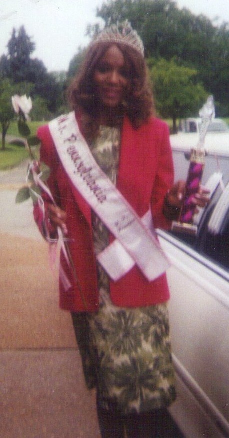 Ms. Pennsylvania 2004 Maria displaying the 2nd runner-up trophy that she won for being a finalist and 2nd runner-up at the national pageant in Bloomingdale, Illinois.