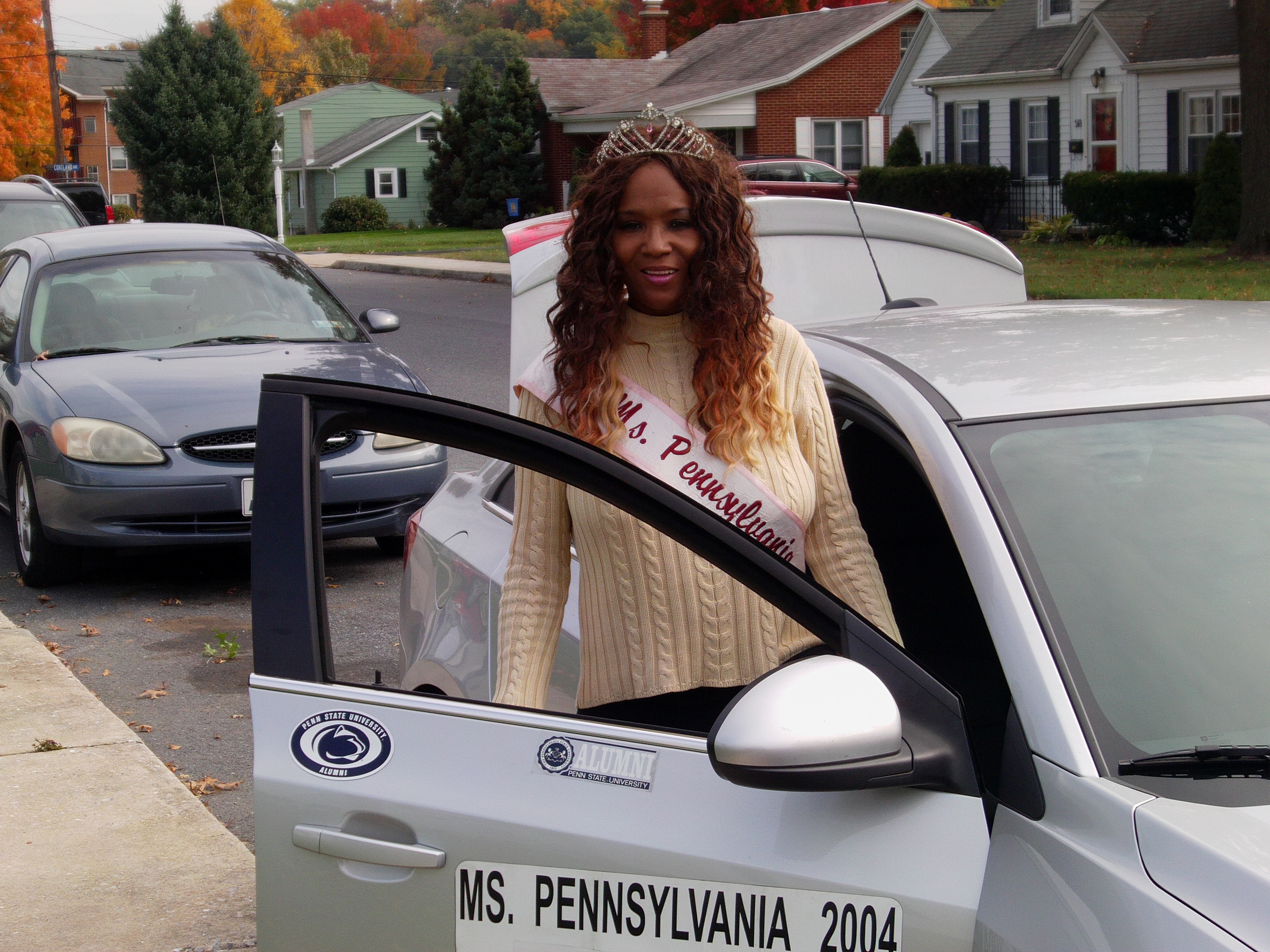 Ms.Pennsylvania 2004 Maria Frisby preparing to be in the 2015 Middletown Borough Homecoming Parade.