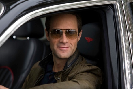 Chris Diamantopoulos as 