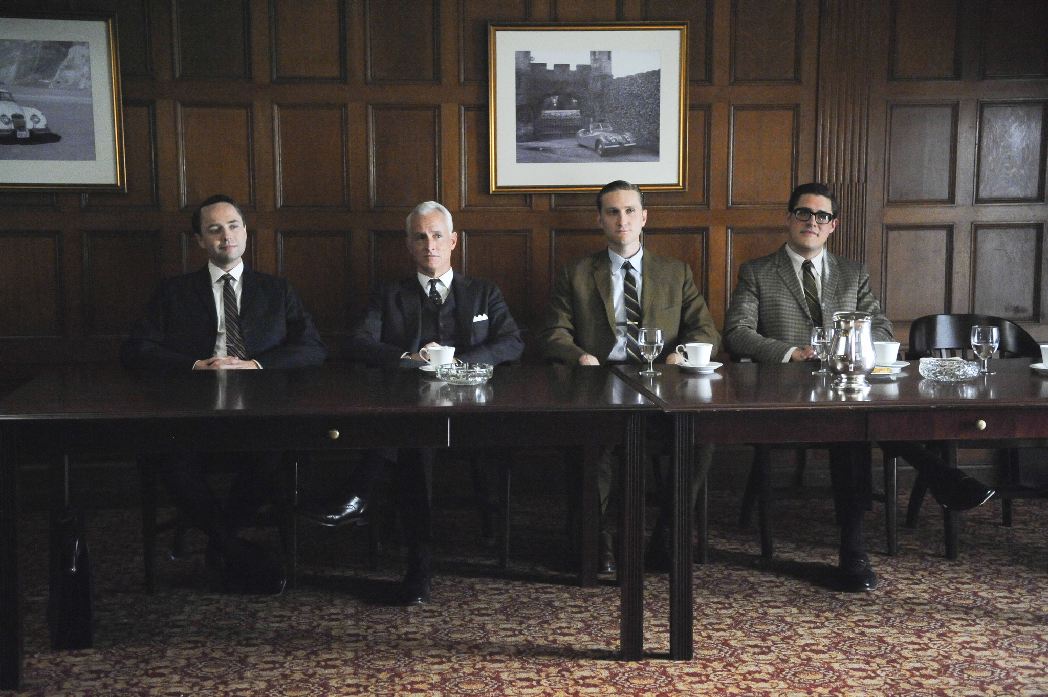 Vincent Kartheiser, John Slattery, Rich Sommer and Aaron Staton in MAD MEN. Reklamos vilkai (2007)