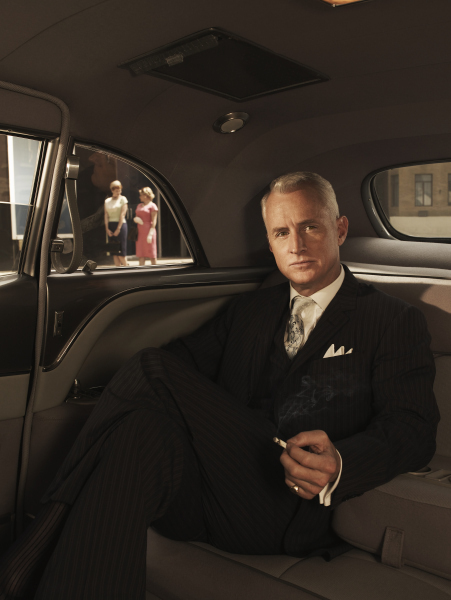 Still of John Slattery in MAD MEN. Reklamos vilkai (2007)