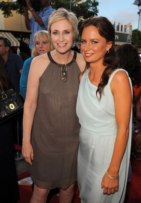 Jane Lynch and Mary Lynn Rajskub at event of Julie ir Julia (2009)