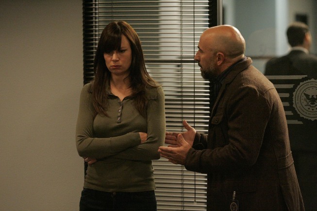 Still of Mary Lynn Rajskub and Carlo Rota in 24 (2001)