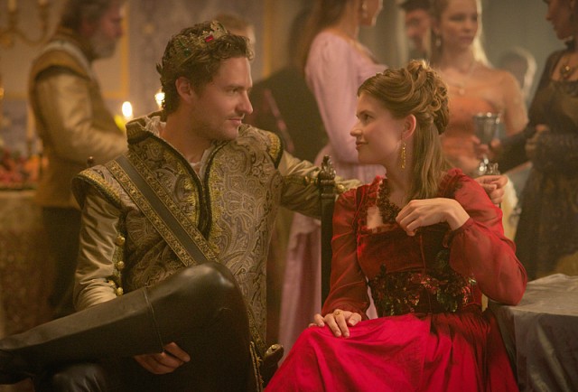 Caroline Palmer and Ben Aldridge in Season 3 of CW's Reign.