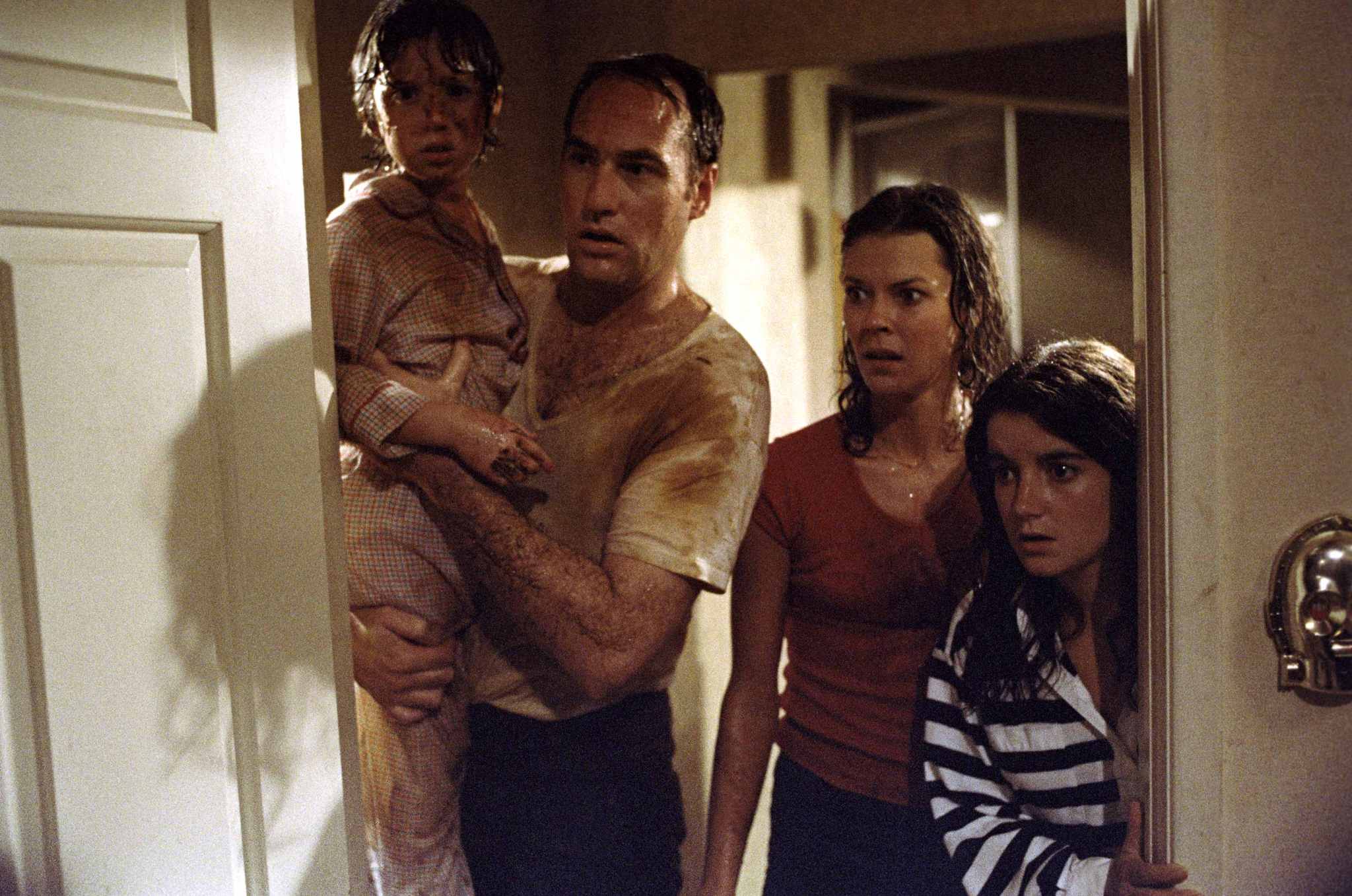 Still of Dominique Dunne, JoBeth Williams, Craig T. Nelson and Oliver Robins in Poltergeist (1982)