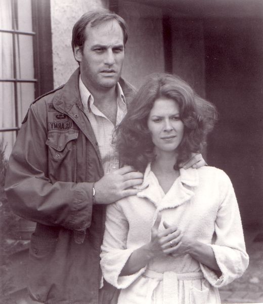 Still of JoBeth Williams and Craig T. Nelson in Poltergeist (1982)